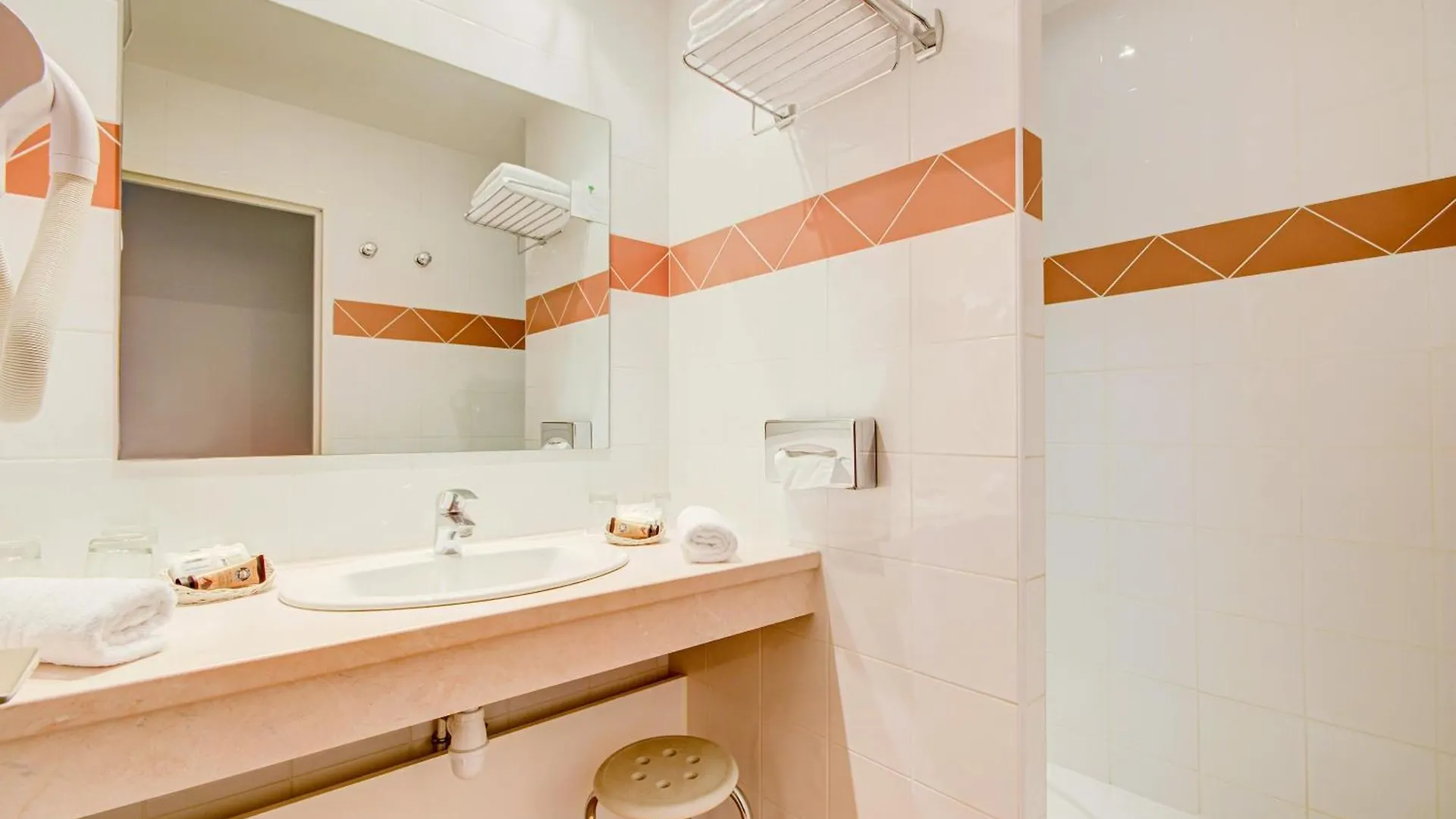 Hotel Les Nevons L'Isle-sur-la-Sorgue France